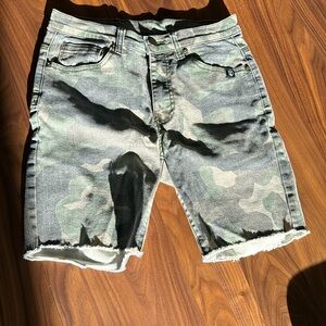 Born primitive shorts